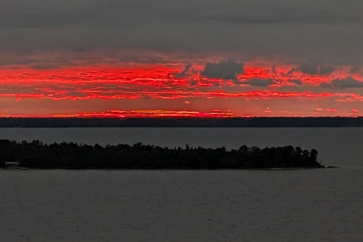 Nicolet Bay beach