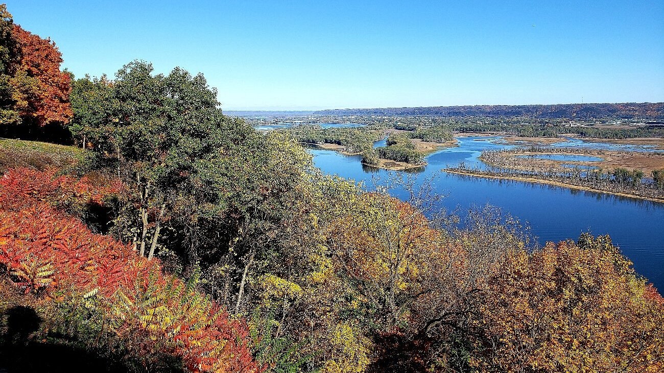 Mississippi River bluffs seen from Pikes Peak State Park in Iowa