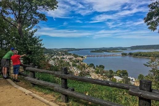 Pulpit Rock overlook at Bellevue State Park