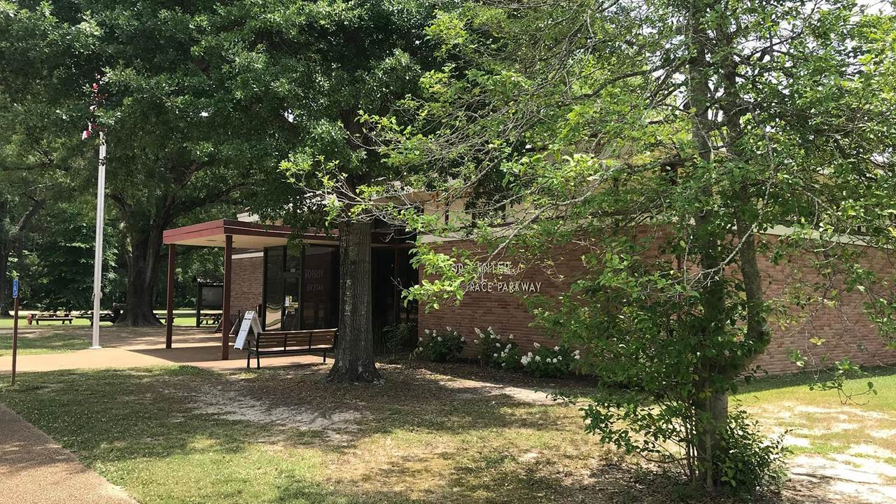 Natchez Trace Parkway visitor center near Tupelo