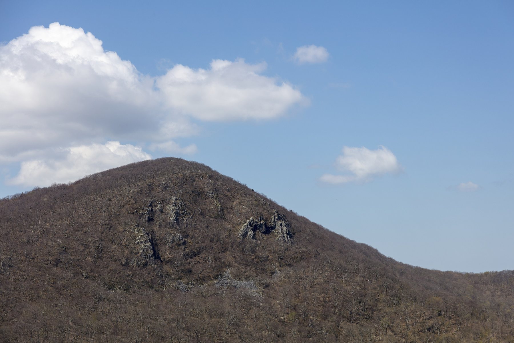 View from the Hawksbill summit in Shenandoah National Park