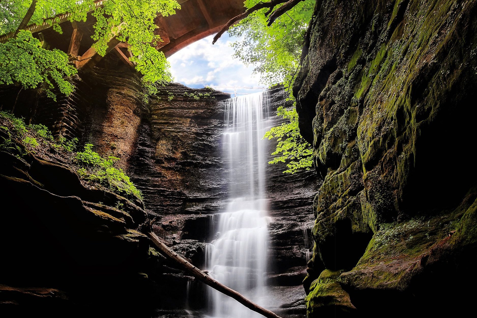 Waterfall at Matthiessen State Park